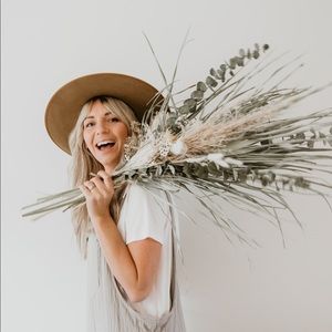 Meet your Posher, Adrienne